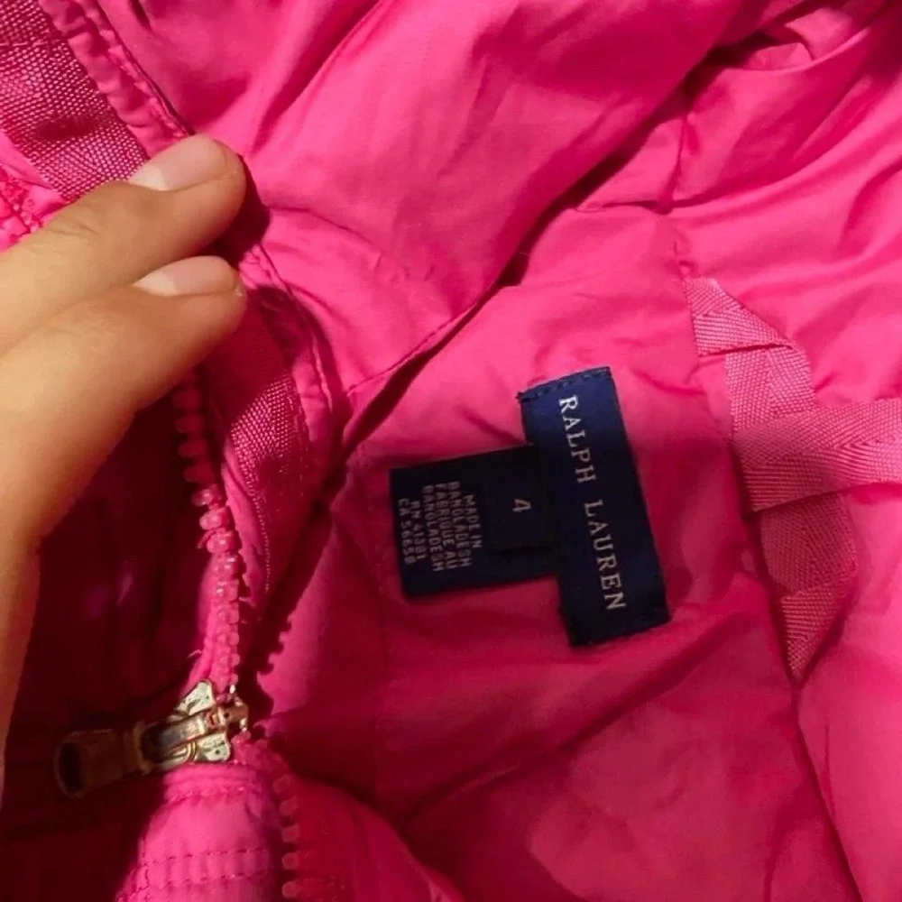 Ralph Lauren pink puffer jacket in kids size 4. SKU-B637